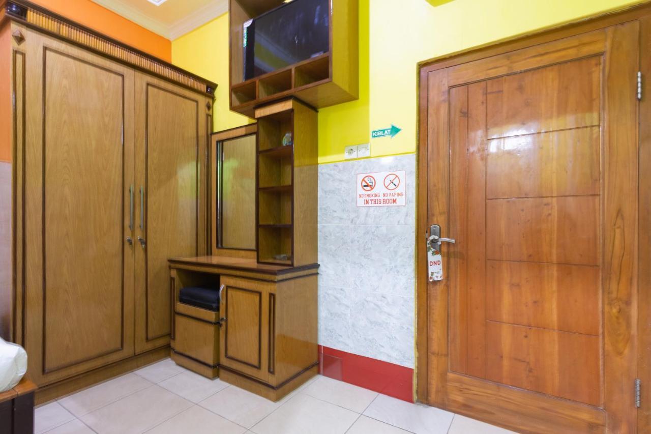 Homestay Gayatri Sawojajar Near Univ Negeri Malang Kampus 2 Mitra Reddoorz Exterior foto